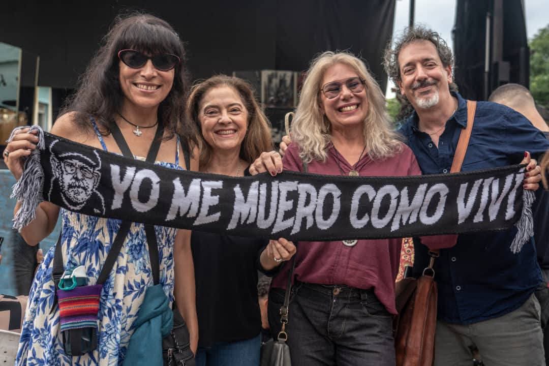 Quiero esa bufanda sobre mi ataúd.