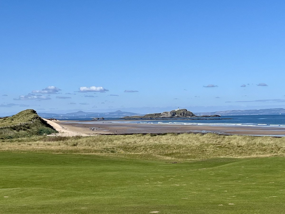 ⁦<a href="/BBCScotWeather/">BBC Scotland Weather</a>⁩ The sun has got its hat on in #NorthBerwick #BiarritzoftheNorth