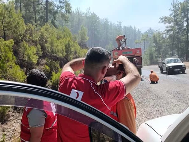 🔥 Wildfires season is not over in Europe.

The recent fires in Antalya and Mugla in Türkiye have forced people to evacuate.

The Turkish <a href="/RedCrescent/">Türk Kızılay International</a> teams have been at the forefront of the response alongside firefighters providing them with first aid and delivering food &amp; water