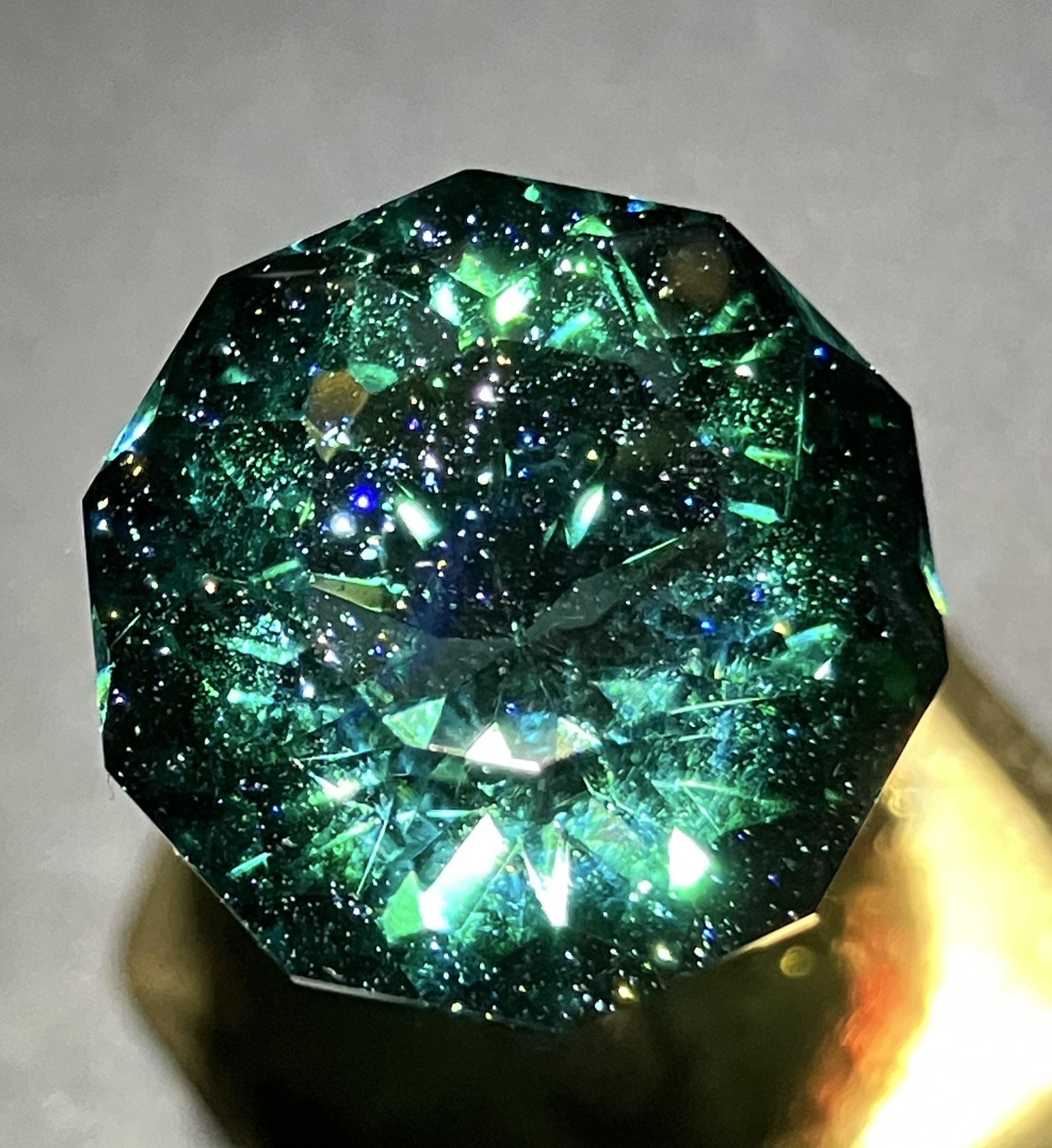 MIRA GREEN（ミラ グリーン）ラジウム鉱石 MIRA GREEN（ミラ グリーン）ラジウム鉱石