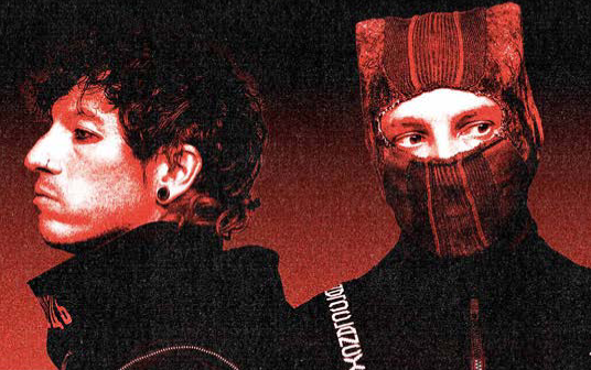 TOPUPDATERS's tweet image. Despite being available for a seperate download for just a couple hours, "Drag Path" charts on Billboard:

#3 Alternative Digital Song Sales
#6 Rock Digital Songs Sales