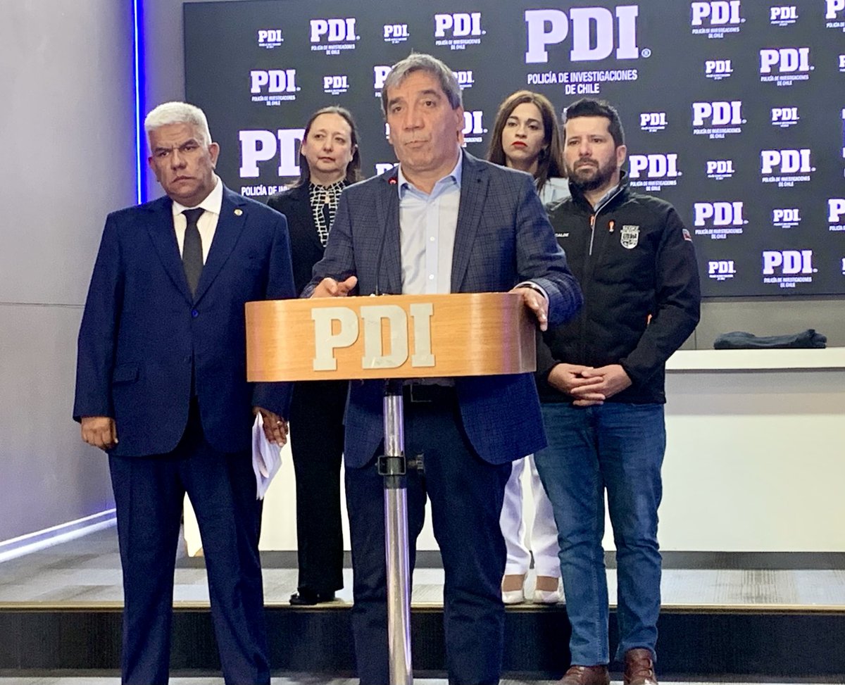 🔴Fiscal Regional ⁦<a href="/Fisc_Occidente/">Fiscalía Metropolitana Occidente</a>⁩, Fiscal Jefa de Talagante, Prefecto Occidente PDI, alcalde ⁦<a href="/mph_chile/">Muni Padre Hurtado</a>⁩, y ⁦<a href="/DPR_RM/">Delegación Presidencial Regional Metropolitana</a>⁩ informan operativo que culminó con detención de 2 adolescentes extranjeros que realizaron al menos 5 “turbazos” en #PadreHurtado y #Peñaflor