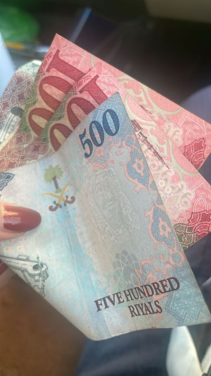 r_irc's tweet image. من يمرنـي نحتفل وع حسابـي 💚🫡
#عزنا_بطبعنا #اليوم_الوطني_السعودي95 #نجران_الان