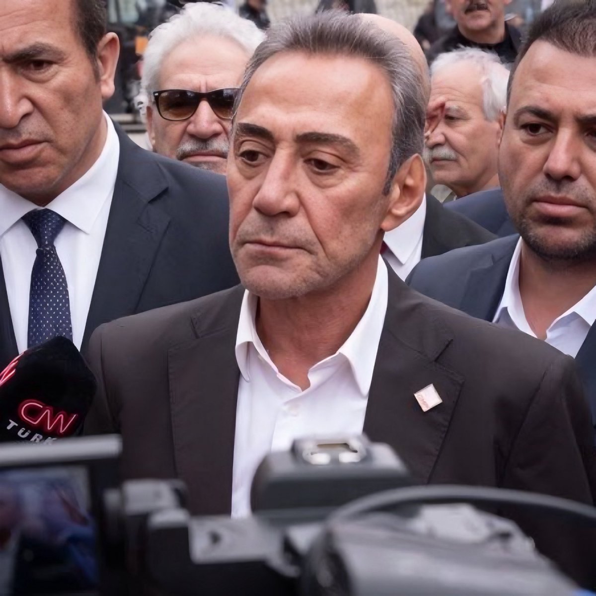 CHP, Gürsel Tekin ile birlikte açıklama yapan Berhan Şimşek'i ihraç talebiyle disipline sevk etti.