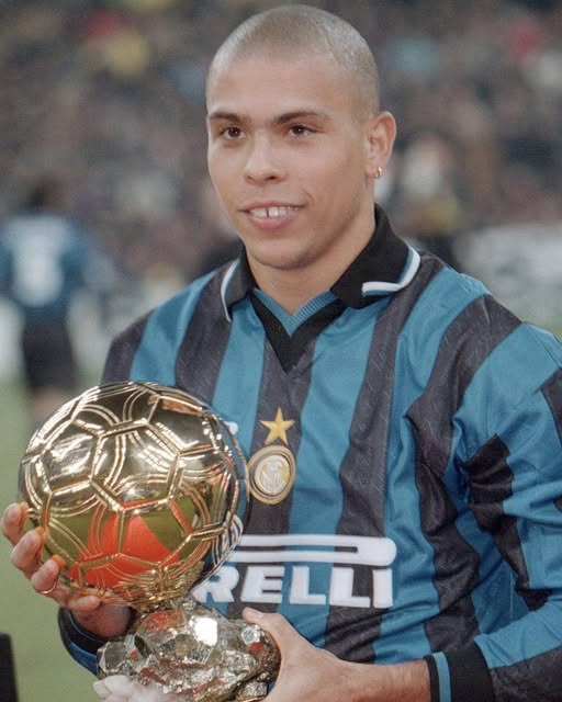 Adfa320's tweet image. 🎖️Ronaldo Nazario is still the YOUNGEST PLAYER EVER to win the Ballon d'Or.🇧🇷

Get More News: wbxy.ink/B2DQc