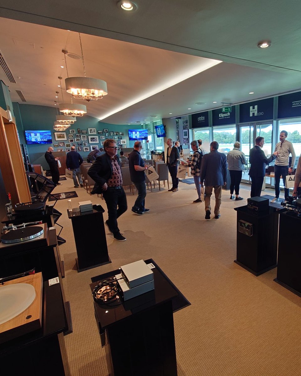 HenleyDesigns1's tweet image. We are thrilled for another year showcasing our wide variety of high-end audio products at UK Hi-Fi Show Live.

Drop a thumbs-up in the comment section if we&apos;ll see you there!

#HenleyAudio #Ascot #UKHiFiShowLive #HighEndAudio