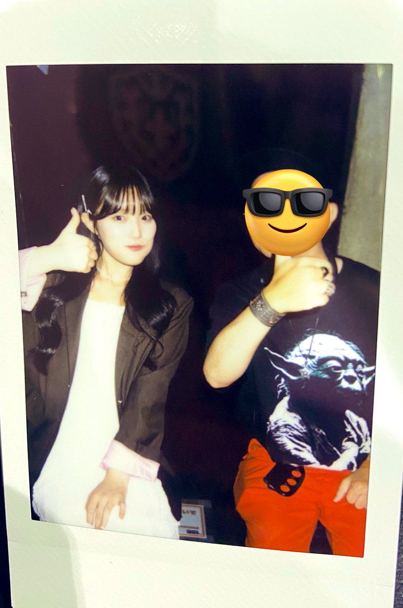 sodetaku_'s tweet image. 2部は私服〜
みんなそれぞれ系統違くて衣装とまた違う感じでよかった!やちいと初チェキ
高嶋楓さん近くでみるとまじで肌きれい。MIRAGE WALKER腕組んでるやつやってもらってチェキできるまでフリやってくれた
ありがとうございました😭
#passcode #高嶋楓 #南菜生