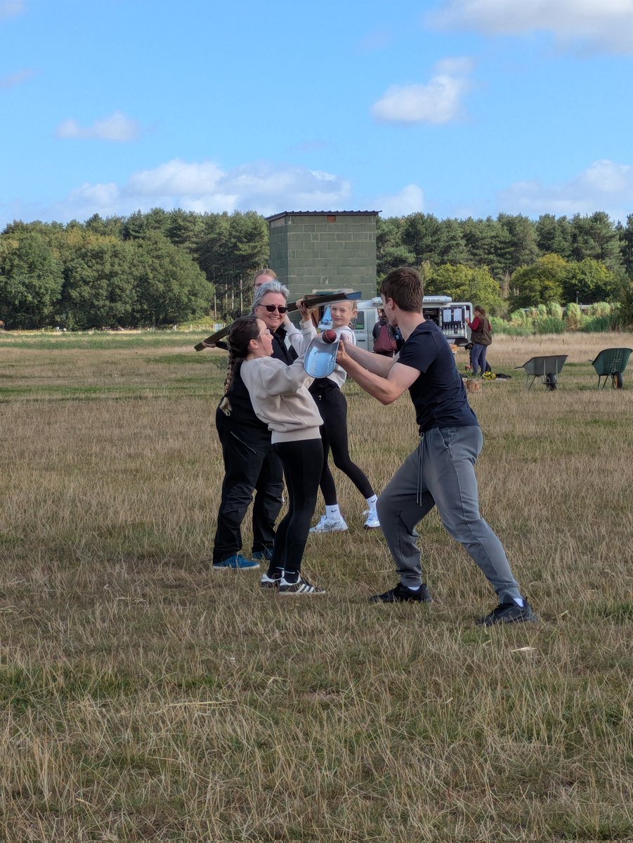 Adventurefields's tweet image. Would your mate beat you at THIS? 
Farmer Olympics = guaranteed laughs!👩🏼‍🌾🚜

Contact us: contact@thetournamentground.co.uk
Or visit: thetournamentground.co.uk

#NottinghamshireDaysOut #BlythUK #EastMidlandsAdventure #NottsAdventure #UKFarmFun #RuralAdventures #ArcheryLife #AxeThrow