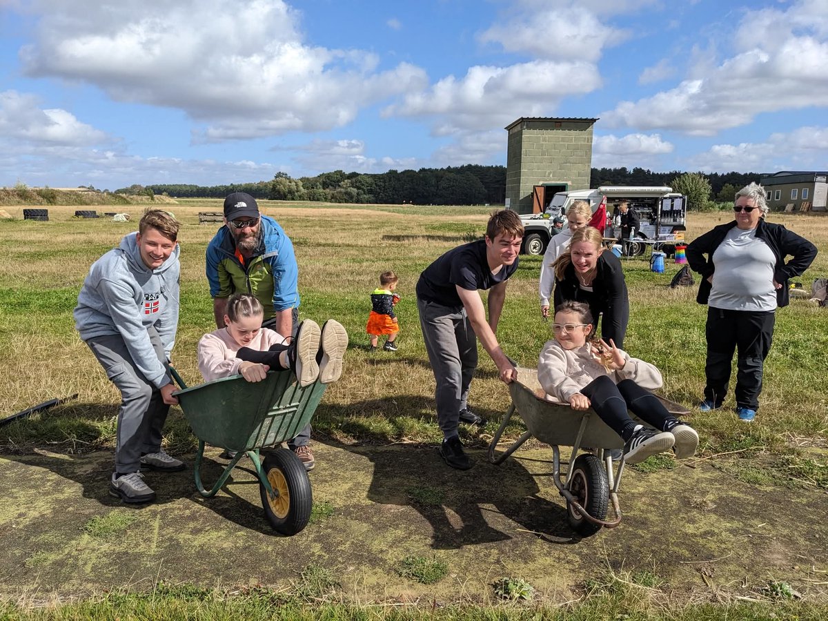 Adventurefields's tweet image. Would your mate beat you at THIS? 
Farmer Olympics = guaranteed laughs!👩🏼‍🌾🚜

Contact us: contact@thetournamentground.co.uk
Or visit: thetournamentground.co.uk

#NottinghamshireDaysOut #BlythUK #EastMidlandsAdventure #NottsAdventure #UKFarmFun #RuralAdventures #ArcheryLife #AxeThrow
