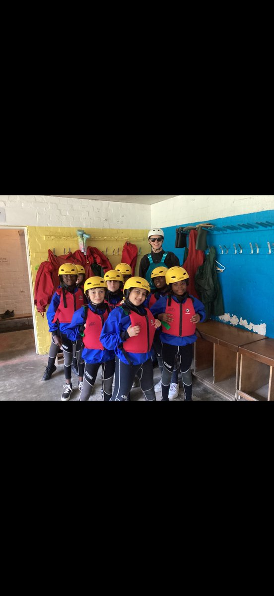 P7_SMOS's tweet photo. Team 1 getting prepped for their paddle boarding this morning 🌊

@SMOSPrimary https://t.co/cF4aSxc3TO