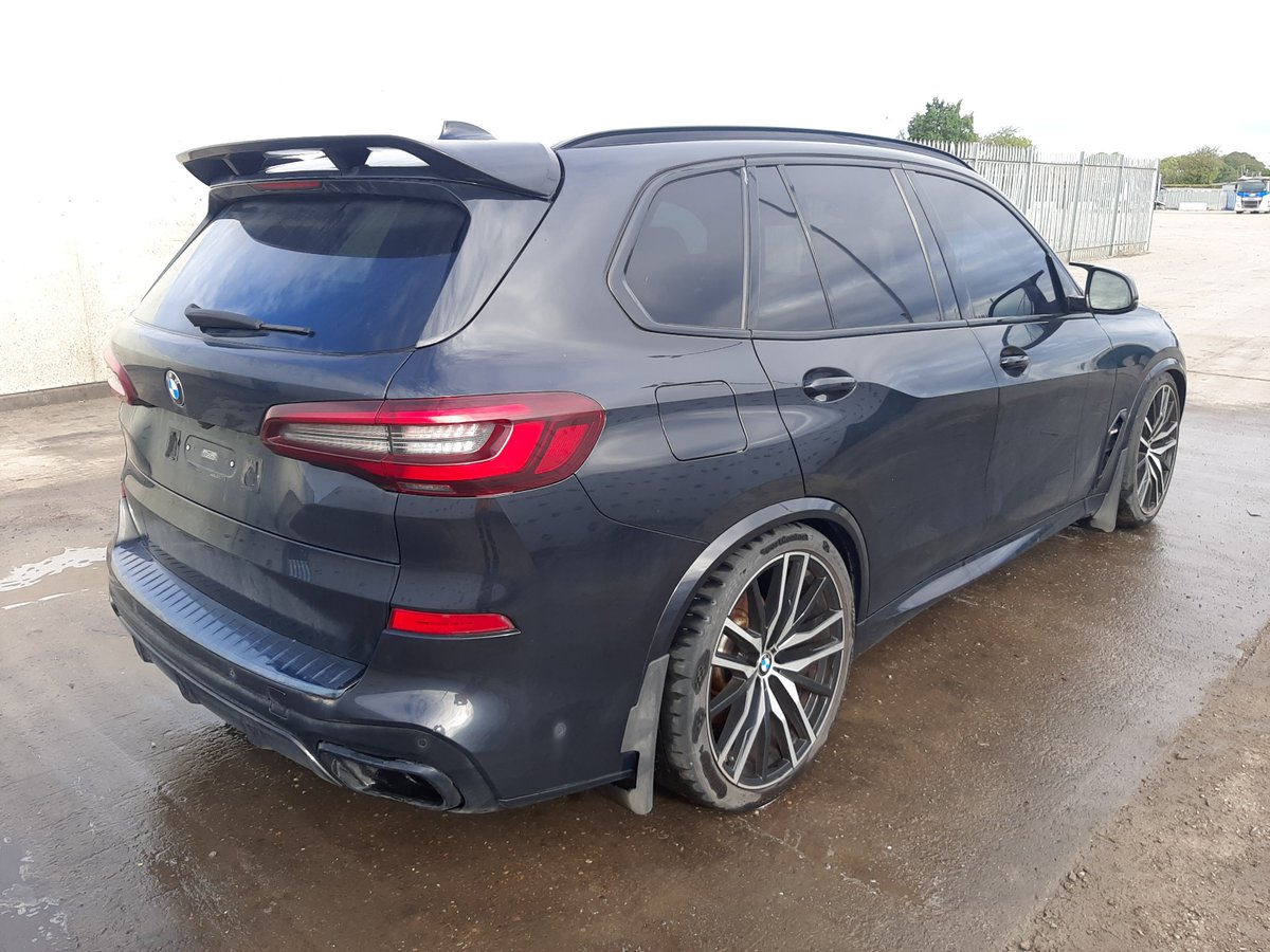 A great one for the motorway but TLC is needed first!
🚘 2024 BMW X5 XDRIVE40D M SPORT: ow.ly/rYSg50X0zRX
🛠️ CAT N | Missing/altered VIN | Dents/scratches
📅 Auction info: 07/10/25, Sandtoft
Lot No. 48470585 - Bid online!