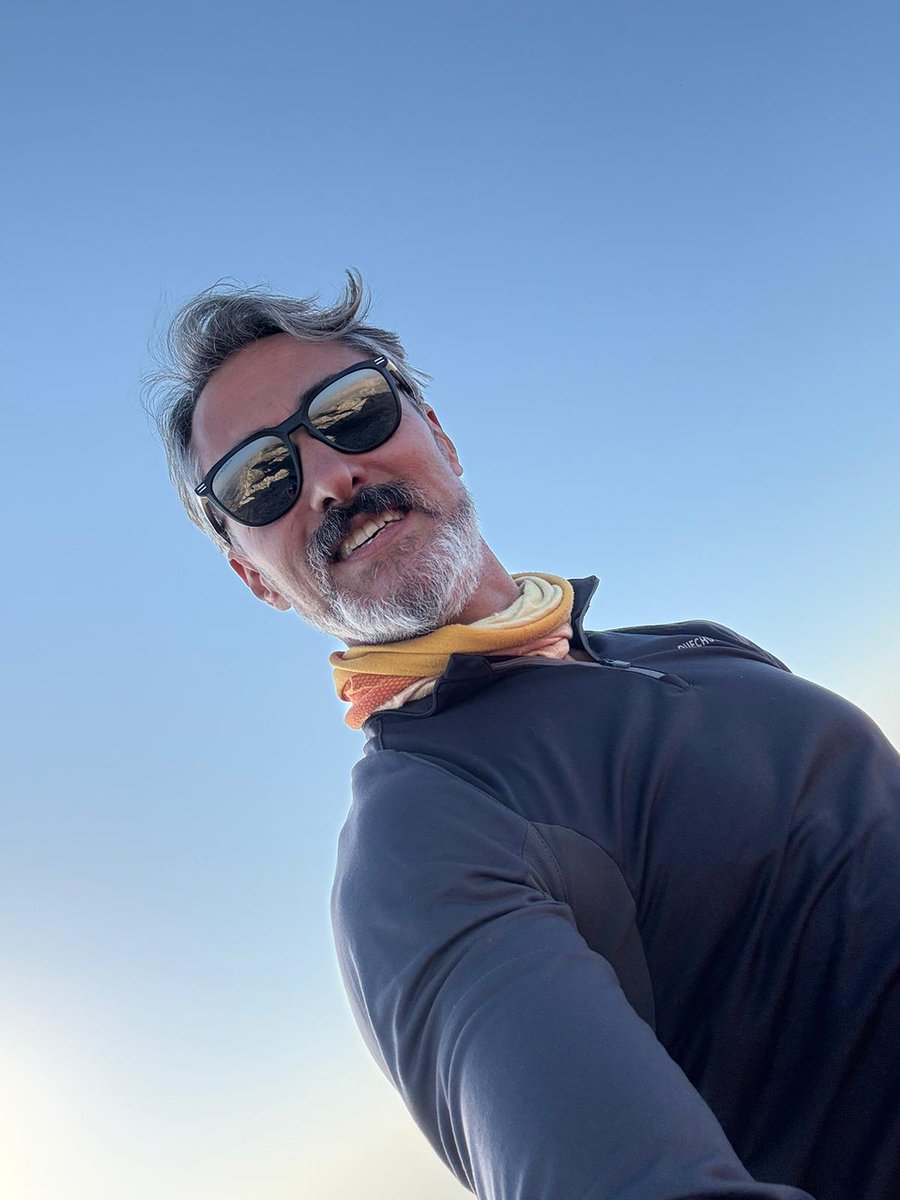 gülmek DEVRİM-Cİ bir eylemdir . . . ( bilmem hangi dağda )