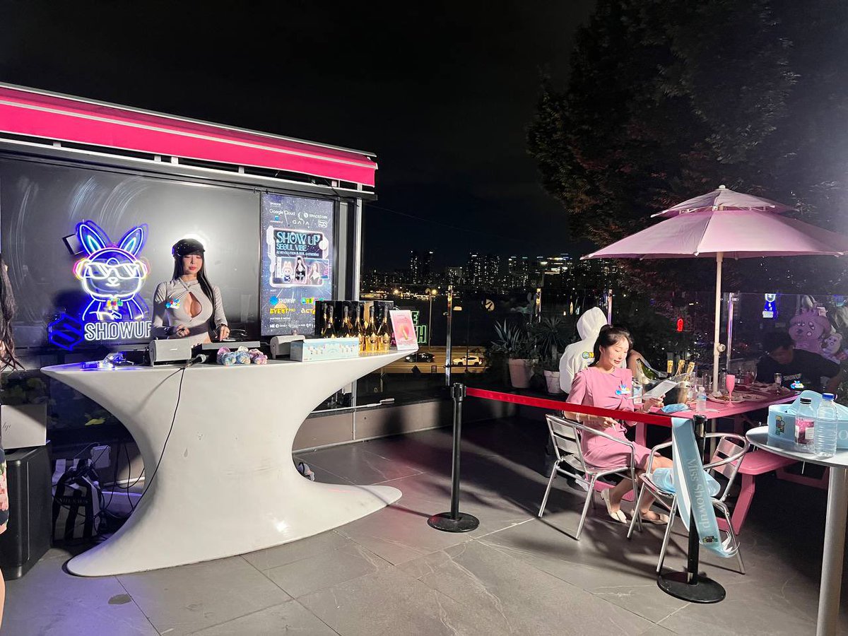 oldrabbit_eth's tweet image. 首爾天氣真好

@ShowUpMini @oneearthart 
#ShowUpSeoulVibe