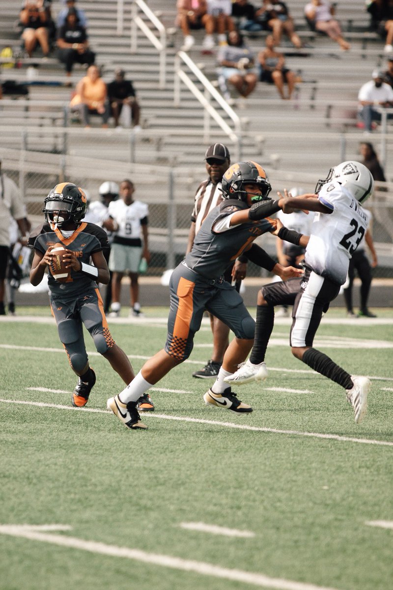 BillyGranville's tweet image. EVERYBODY wants the 🏈

But, who’s willing to do dirty work⁉️🤷🏾‍♂️

#BLOCKING