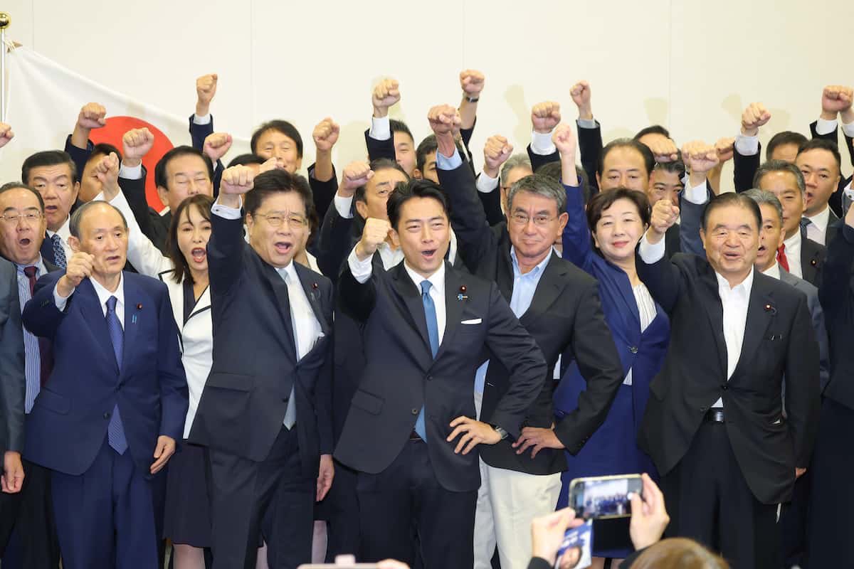 小泉進次郎に関してはマジで謎なんだよな

石破茂に退陣を迫った小泉進次郎が
石破路線継承を宣言して総裁選に挑んでるの頭がどうかしてるとしか思えない

そしてそれを担いでる自民党議員達
お前ら石破路線でいいなら石破本人を支えてやれよw