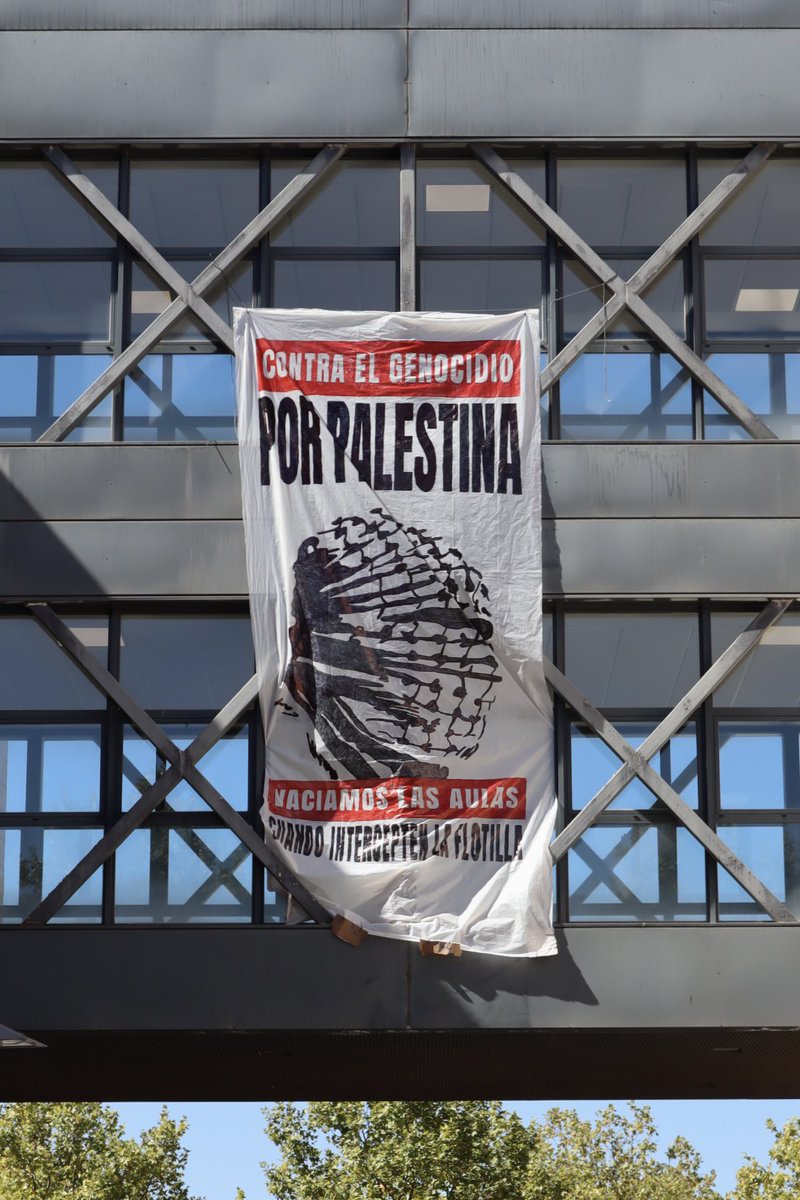 No descansaremos hasta la desaparición del estado genocida de Israel. Si interceptan la flotilla, vaciamos las aulas. 

Palestina libre 🇵🇸
