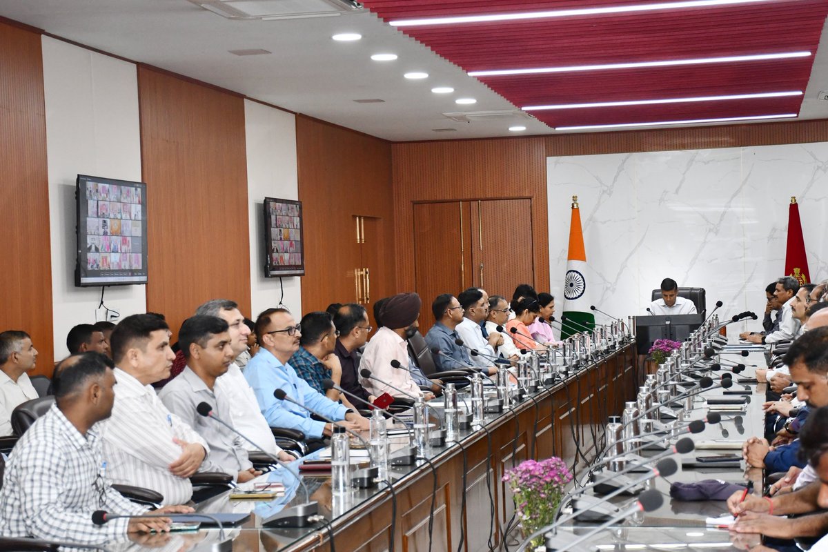 SSB_INDIA's tweet image. 📢 Webinar to celebrate 10th #AyurvedaDay !

A webinar was conducted on 23.09.2025 at #SSB FHQ, New Delhi to mark the celebration of the 10th Ayurveda Day.

🧘‍♂️ The session was inaugurated by Sh. Sanjay Singhal, IPS, #DGSSB, with expert speakers Dr. S K Arya and Dr. S K Sharma…