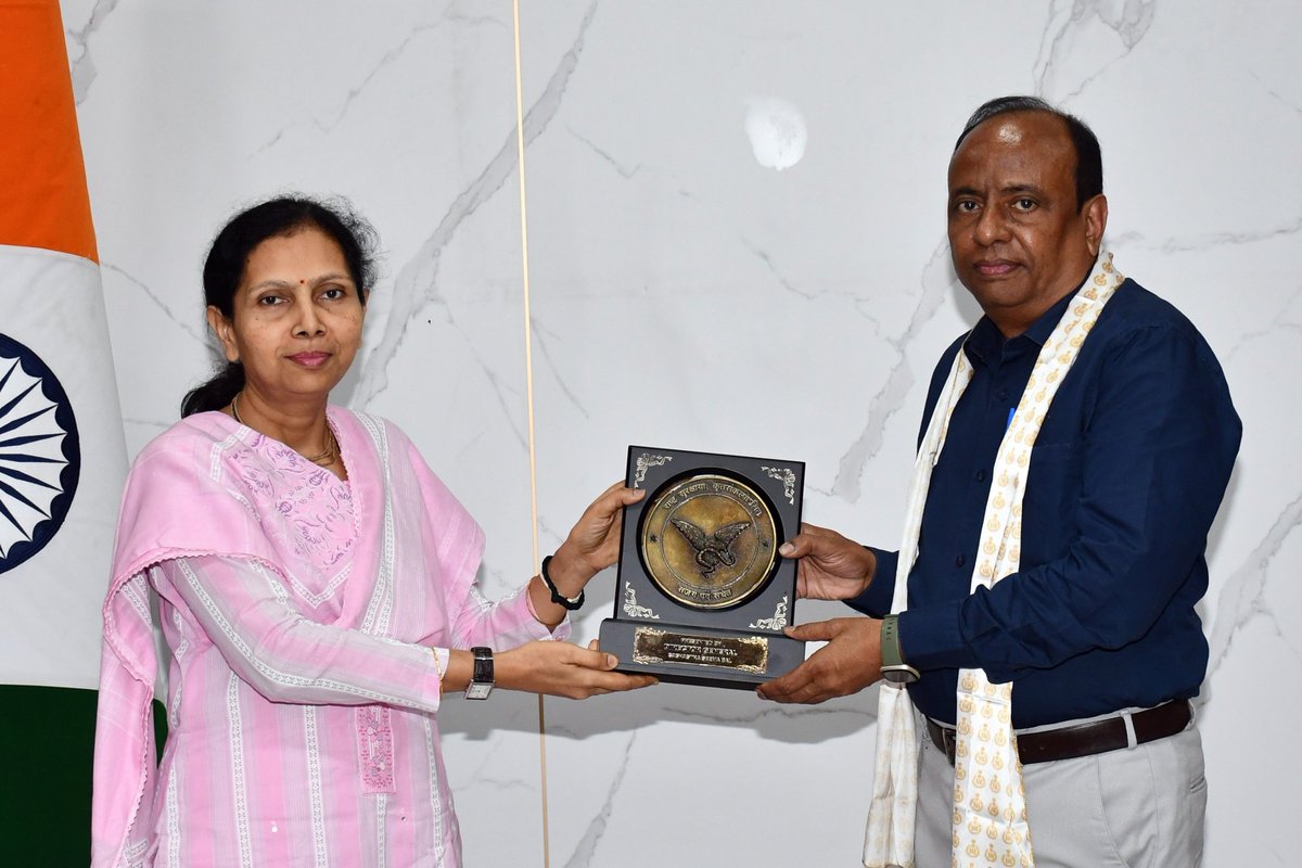 SSB_INDIA's tweet image. 📢 Webinar to celebrate 10th #AyurvedaDay !

A webinar was conducted on 23.09.2025 at #SSB FHQ, New Delhi to mark the celebration of the 10th Ayurveda Day.

🧘‍♂️ The session was inaugurated by Sh. Sanjay Singhal, IPS, #DGSSB, with expert speakers Dr. S K Arya and Dr. S K Sharma…