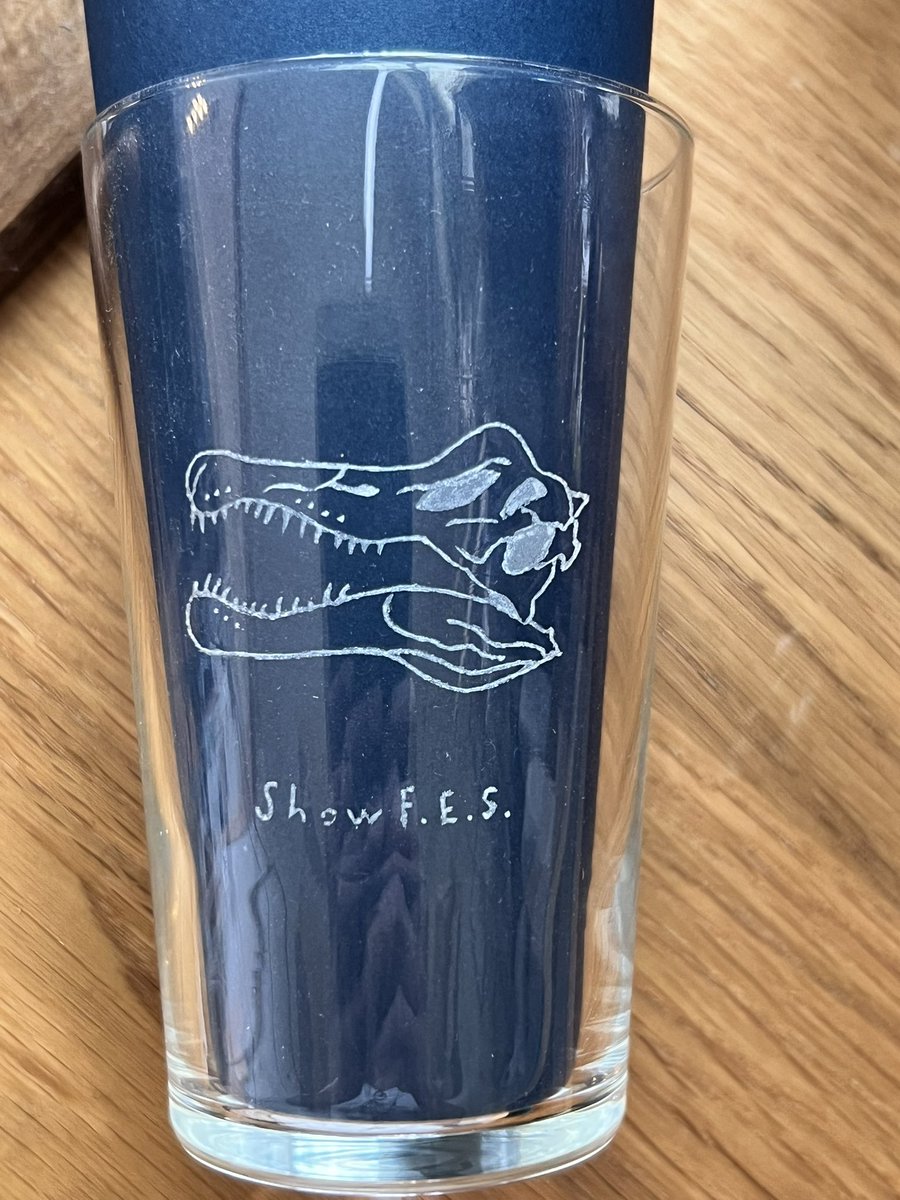 Showfossil's tweet image. 2個追加しました
消しゴムはんこの彫りとはまた違う彫り
こっちも楽しい
#消しゴムはんこ
#グラスカービング
#スピノサウルス