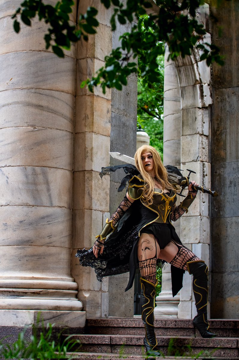 cosplaymeg's tweet photo. Don't blame me...
.
📸 @velvetflamefoto
Art inspo by @alefvernon
.
#cosplay #taylorswift #swiftie #swiftiesaturday #reputationera #reputationknight #alefvernonart #Rep #RepKnight #eras #taylorswifteras #reputation https://t.co/uDsrZpCu8x