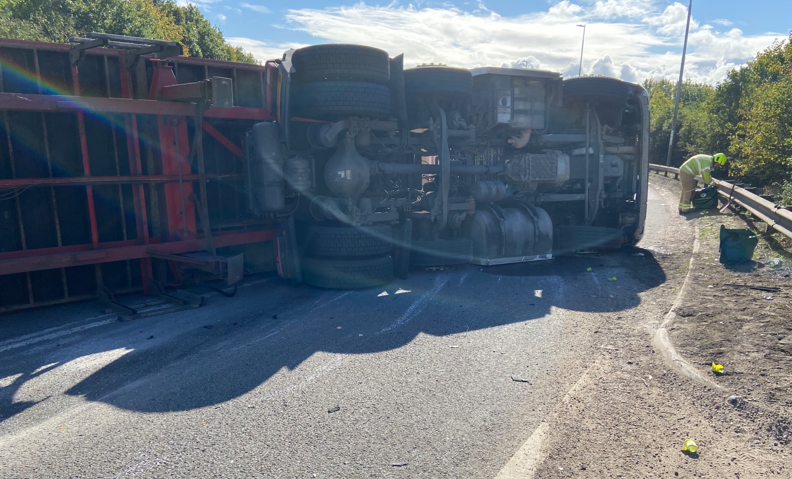 HighwaysEAST's tweet photo. The #A14 J55 (#A12 #Copdock) eastbound entry slip road remains closed due to an overturned lorry.
A complex recovery and clear-up operation will be ongoing throughout the afternoon.
Please allow extra time if travelling in the area. https://t.co/ArjnbEJZEo