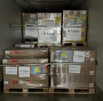 AMCFU's tweet image. 🚛 Un convoi médical en route pour l’#Ukraine 🇺🇦

Un camion de médicaments et de consommables dentaires. 
Analgésiques, traitements digestifs, respiratoires, antifongiques, dépendances et oncologie. 🦷 Gaines dentaires incluses. 
🙏Merci à @TULIPE_Asso  et @dealinka_fr .