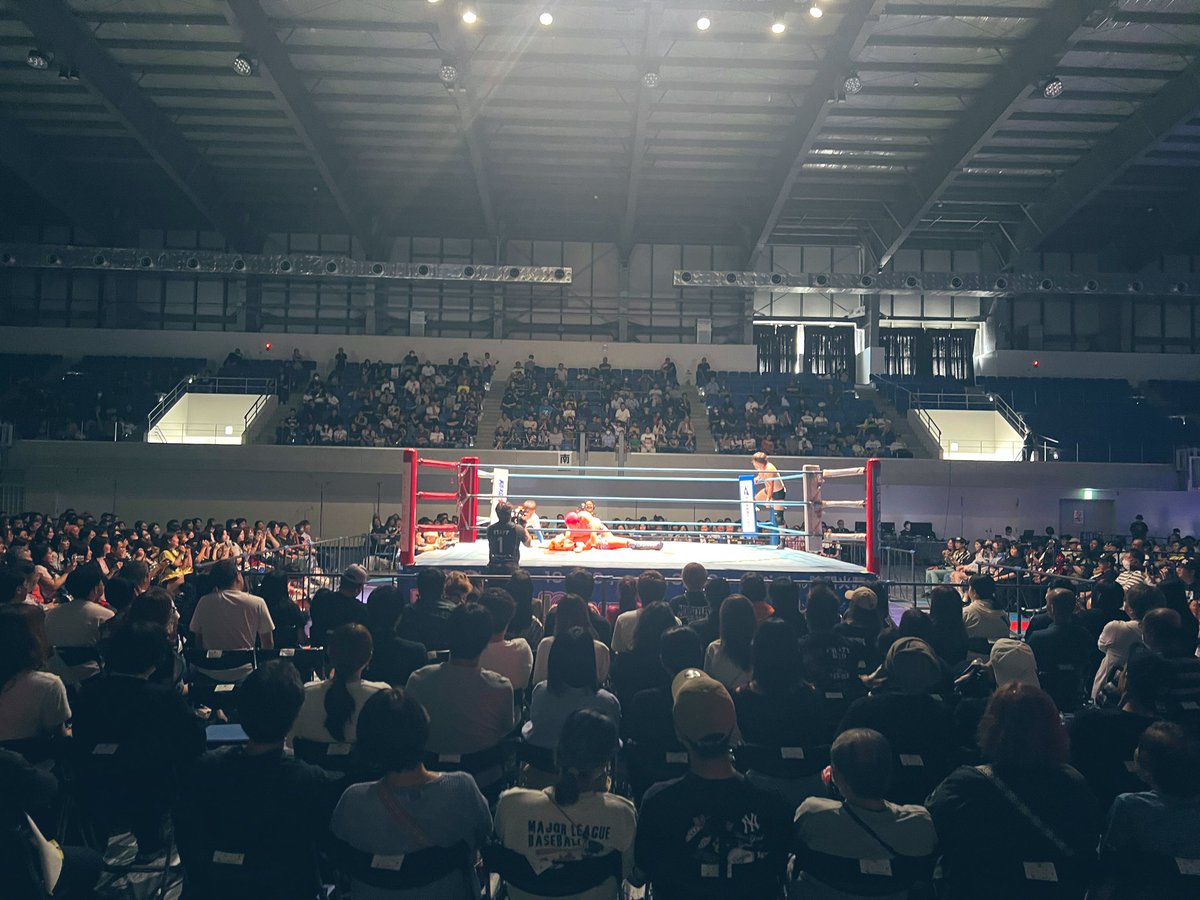 2年半、我慢する事も相当あったと思うよ。
やっぱりベルトのベストドレッサー賞だよ #宮原健斗 さん。
今日の戴冠を一番喜んでるの、もしかして。

あとさ、余計な事だけど、写真がグリコさんのCMポスター的に。ｶｯｺｲｲﾃﾞｽﾈ（S藤)

#ajpw 立川大会  #全日キテる再びに