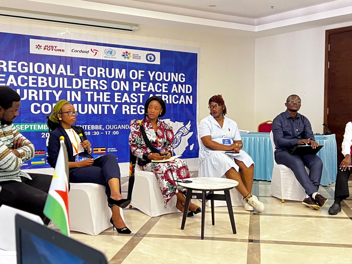 ATOSHAESTHER2's tweet photo. Ces trois derniers jours en Ouganda, j’ai eu le privilège de co-modérer et participer à des panels sur la consolidation de la paix dans la région de l’EAC.

En tant que jeunesse, nous devons dépasser les divisions, bâtir des institutions responsables et transformer la dépendance https://t.co/km1Ds2UQPy
