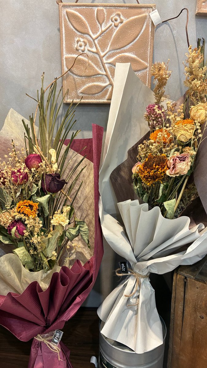 ALPHA_FLORIST's tweet photo. ドライフラワー、充実しております💐
#彦根
#滋賀
#花屋
#ドライフラワー https://t.co/d9LA25R442