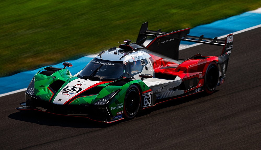 endurancemagfr's tweet photo. 𝑷𝒊𝒄 𝒐𝒇 𝒕𝒉𝒆 𝒅𝒂𝒚. 💚

(📸 Jake Galstad &amp; Michael L. Levitt / IMSA Media). #IMSA #BattleOnTheBricks #Lamborghini #SC63 #Picoftheday https://t.co/QsniHEvsx7