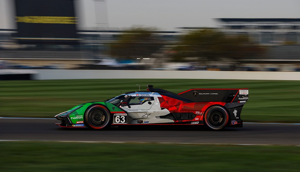 endurancemagfr's tweet photo. 𝑷𝒊𝒄 𝒐𝒇 𝒕𝒉𝒆 𝒅𝒂𝒚. 💚

(📸 Jake Galstad &amp; Michael L. Levitt / IMSA Media). #IMSA #BattleOnTheBricks #Lamborghini #SC63 #Picoftheday https://t.co/QsniHEvsx7