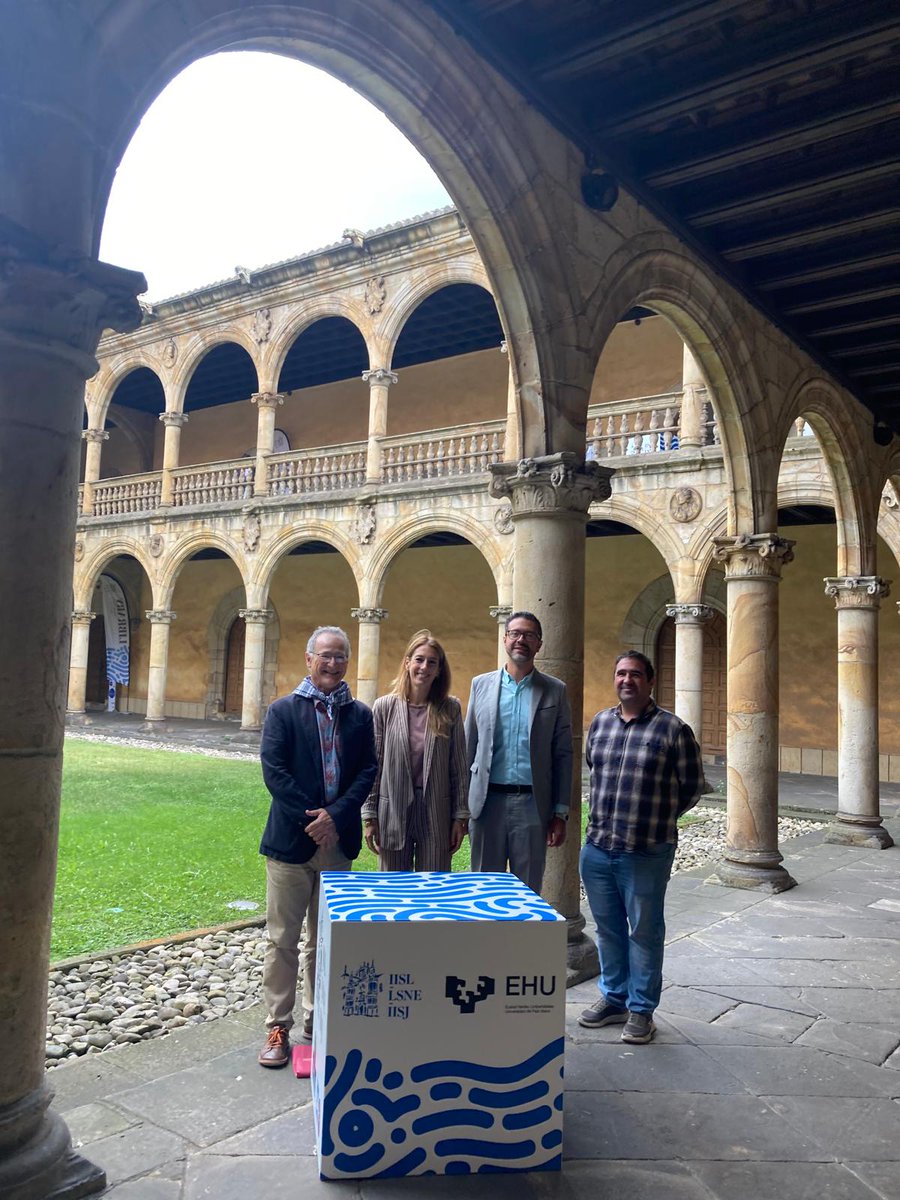 Lege Soziologiako Nazioarteko Masterraren hasiera ekitaldian izan gara, ikasle eta akademikoei ongi etorria ematen.

Sorreratik mendeak igaro diren arren, heziketaren eta ikerketaren alorrean erreferente izaten jarraitzen du Oñatiko Unibertsitateak. 

Urte emankorra izan dadila!