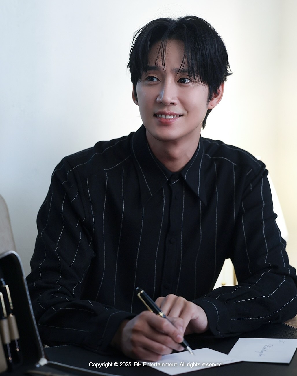 韓国バレエ ムン・フンスク 写真集 LE SSERAFIM、JAPAN 1st Single 'FEARLESS'の2つ目の