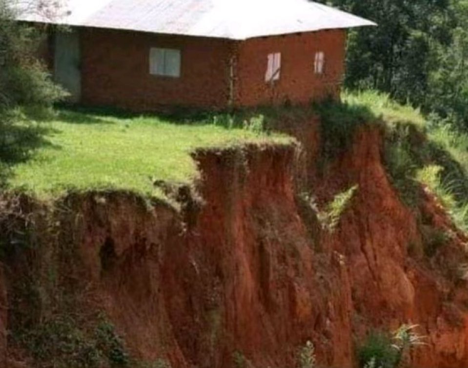 Godwin_n11's tweet image. Sa nkuwigana abakomisiyoneri ubundi uvuge ibyiza by’iyinzu👇🤣🤣🤣🤣🤣