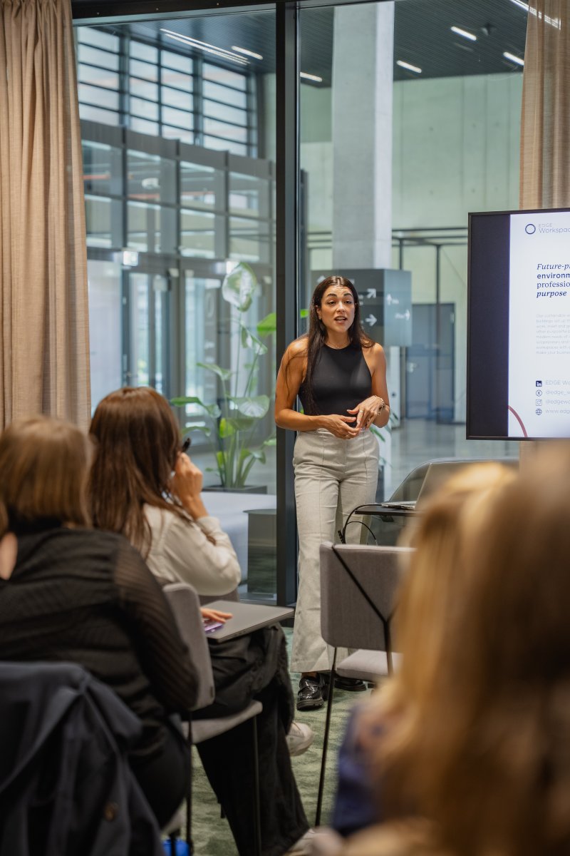 Edge_Workspaces's tweet image. The BBA Community event in Hamburg wasn&apos;t just fun &amp;amp; coworking: it also featured a meeting to which EDGE Workspaces took part. 
We presented our company among all other initiatives and - of course - had a lot of snacks together!

#EDGEWorkspaces #WhereWellbeingWorks