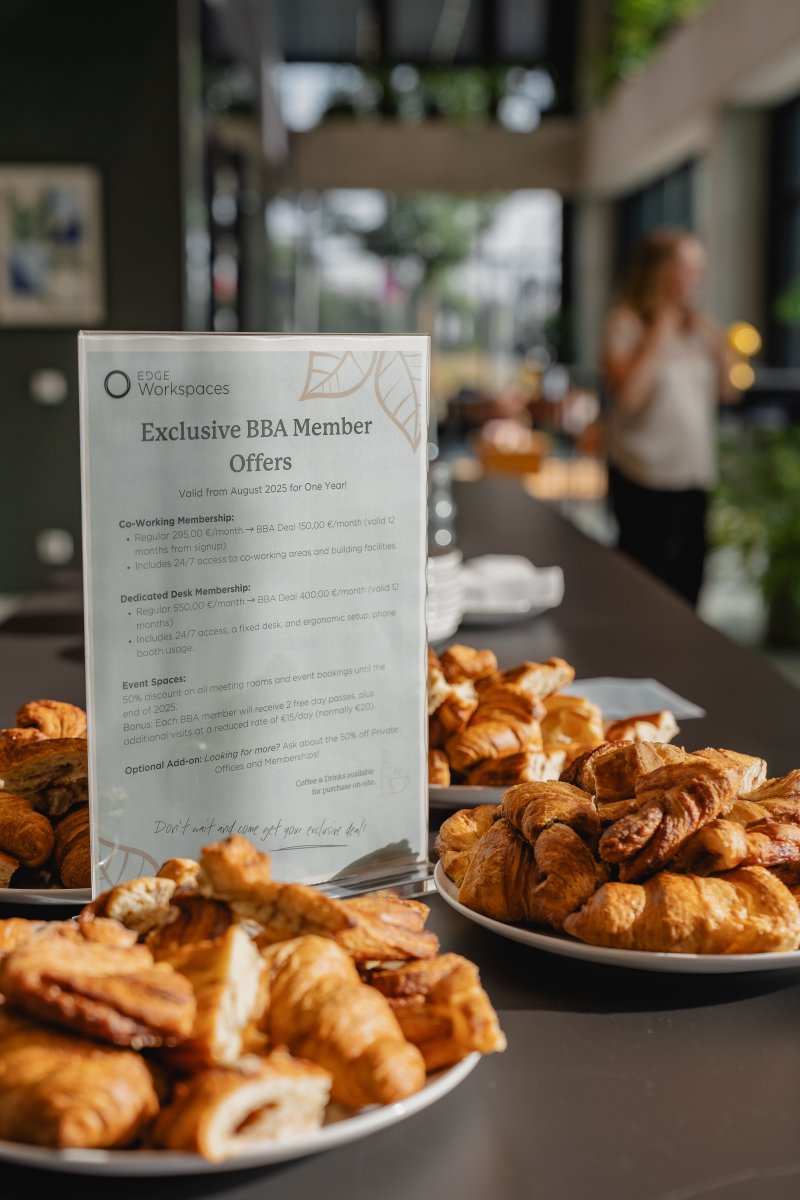 Edge_Workspaces's tweet image. The BBA Community event in Hamburg wasn&apos;t just fun &amp;amp; coworking: it also featured a meeting to which EDGE Workspaces took part. 
We presented our company among all other initiatives and - of course - had a lot of snacks together!

#EDGEWorkspaces #WhereWellbeingWorks