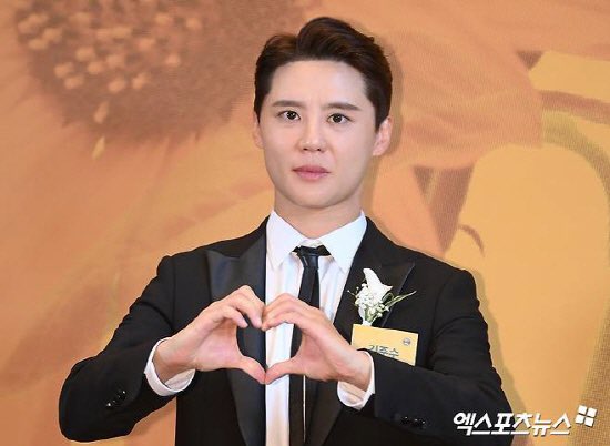 XIA_destinyjun's tweet image. [단독] 김준수, 차기작은 뮤지컬 '비틀쥬스'… 98억살 미치광이 유령 변신 (출처 : 네이버 연예) naver.me/F3Ykwlu6

김준수는 오는 12월 LG아트센터 서울에서 개막하는 뮤지컬 '비틀쥬스'에서 주인공 비틀쥬스 역으로 출연한다.

#XIA #김준수 #KIMJUNSU #JUNSU #비틀쥬스 #뮤지컬비틀쥬스