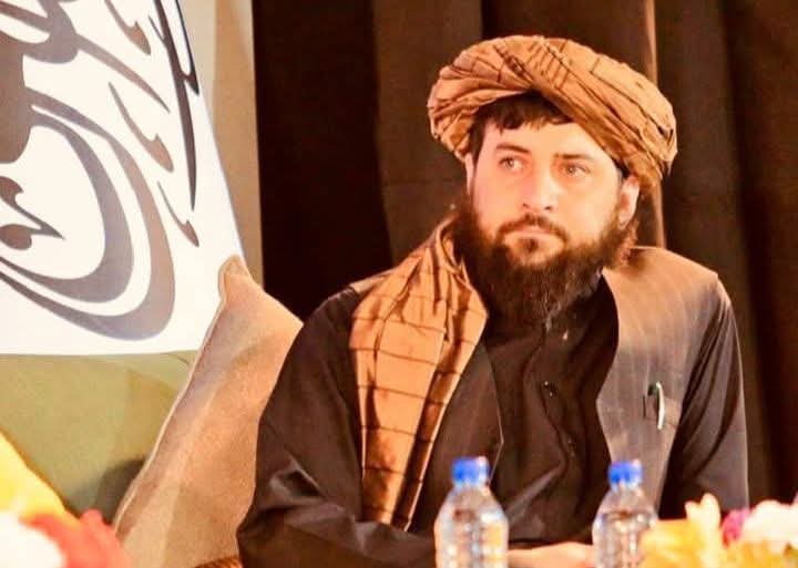 صدر ٹرمپ کے بیان پر ردعمل دیتے ہوئے ملا عمر کا بیٹا وزیر دفاع مولوی محمد یعقوب نے کہا ہے ہم نے تمہاری ٹیکنالوجی مین چوکوں میں بطور عبرت رکھا ہے تاکہ تمہیں اپنی اوقات یاد رہے
دمکھیاں ان کو دو جو تمہیں تحفے دیتے ہیں
اور تمہیں یہ بات یاد رکھنا افغانستان بدمعاشوں کا قبرستان ہیں😆