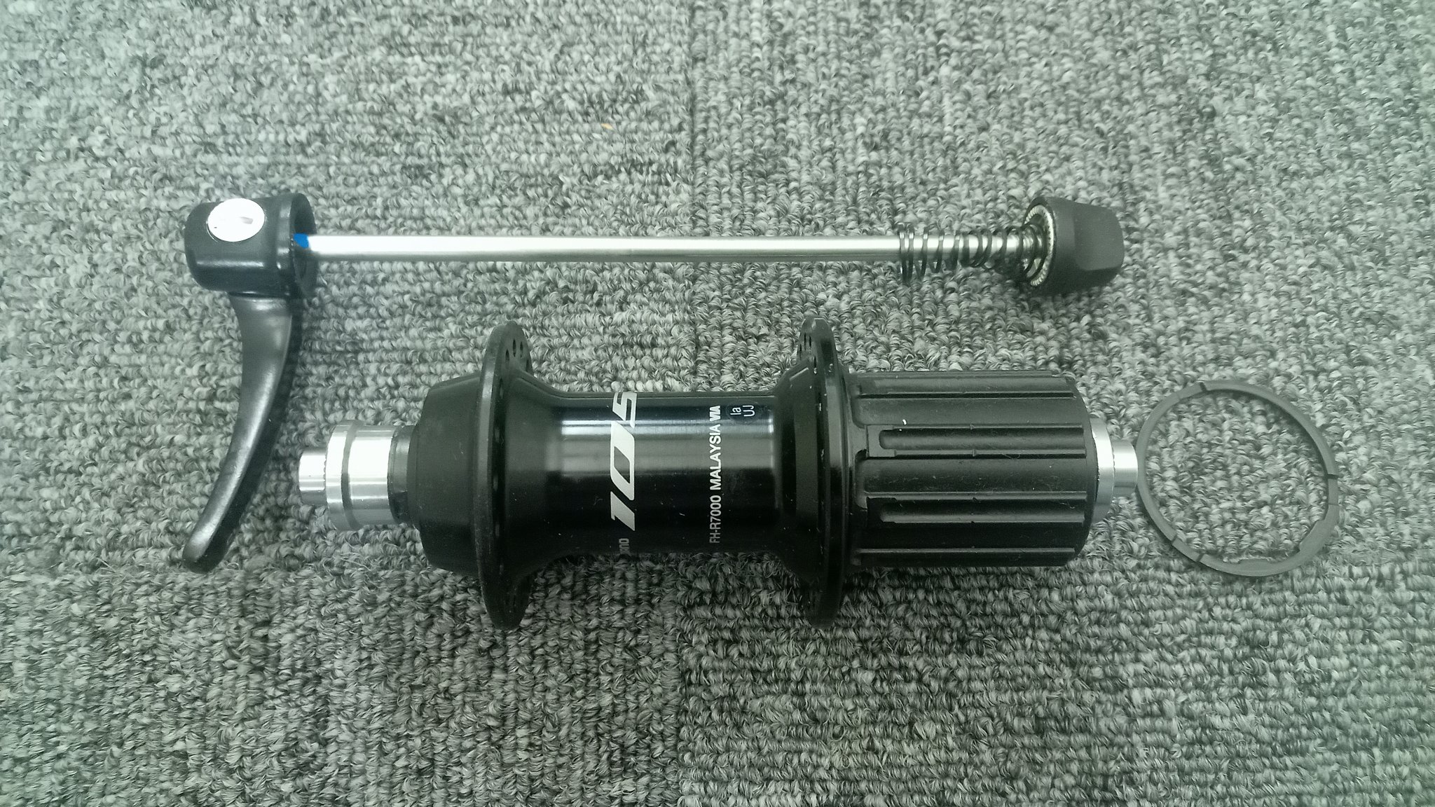 シマノ FH-R7000 36H フリーハブ シマノ 105 FH-R7000 シルバー 自転車 フリーハブ R7000