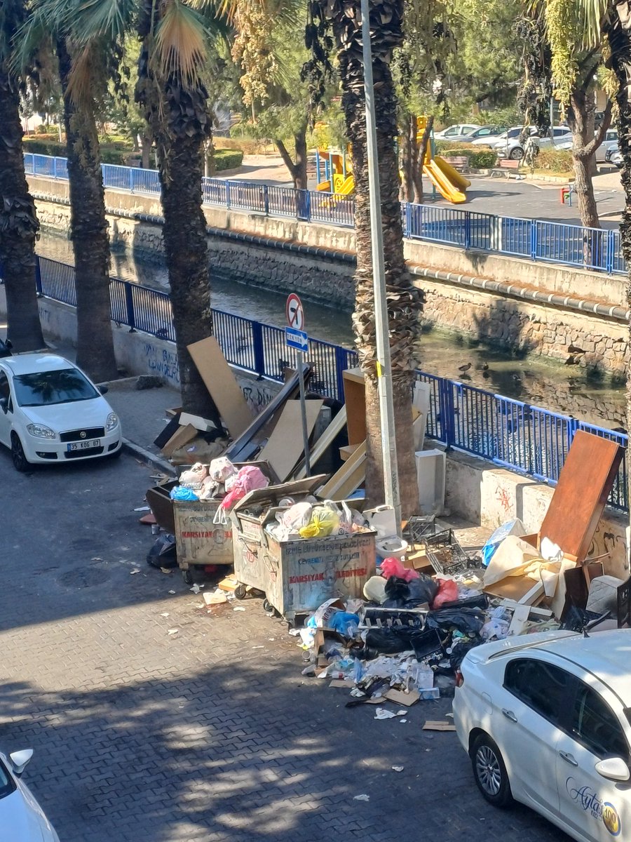 Sevgili <a href="/karsiyaka_bel/">Karşıyaka Belediyesi</a> 
bizi bu durumdan ne zaman kurtaracak sınız?
Katlanılır hali kalmadı artık..
<a href="/izmirbld/">İzmir Büyükşehir Belediyesi</a> 
<a href="/csbgovtr/">T.C. Çevre, Şehircilik ve İklim Dğş. Bakanlığı</a>