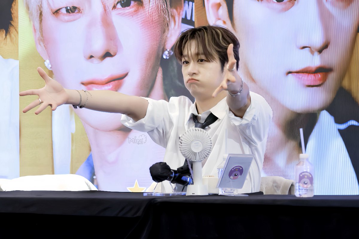 250914 K-MONSTAR  特別公開特典會 in TAIPEI 

안아줘

<a href="/DIGNITY_members/">DIGNITY</a> 
#DIGNITY  #디그니티 #ON #온