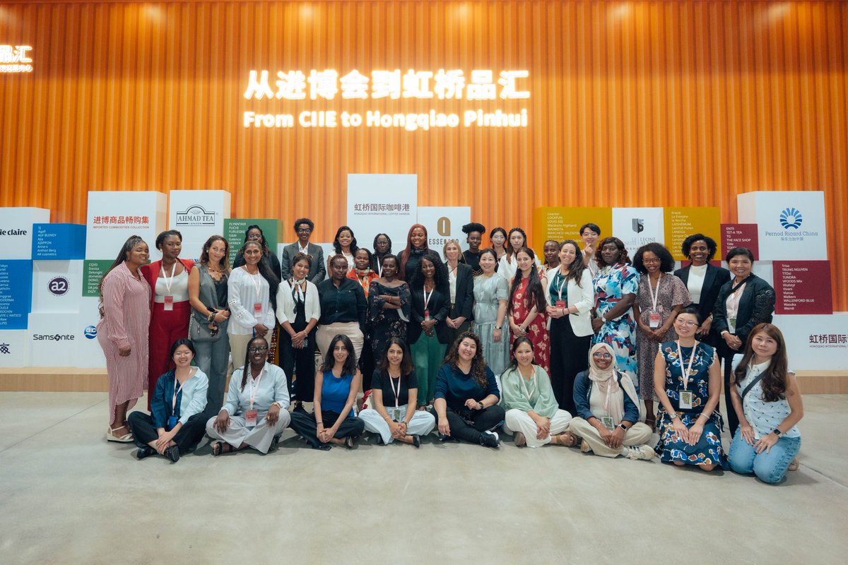etradeforwomen's tweet photo. The China Study Tour continues in Shanghai!
 
#eTradeforWomen community members deepened their understanding of China’s fast-moving #digital #economy through sessions with leading companies, while also building connections and experiencing the city’s culture. 🌐 https://t.co/9hD982ADIk