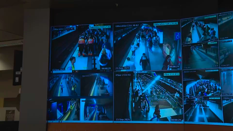 telemadrid's tweet image. 🚇 La otra cara del Metro de Madrid: así se vive la hora punta desde dentro del puesto de control
▶️ El puesto de mando central coordina en tiempo real la circulación y el flujo de viajeros en toda la red.
📌 Ver la noticia: telemadrid.es/_a8040e4e