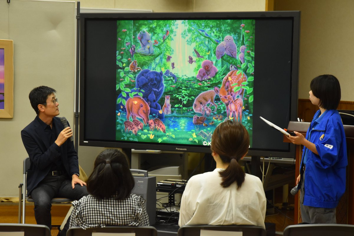 ishikawazoo_jp's tweet image. 本日、動物画家の #西野健太郎 様よりアート作品「#能登のそらへ」を寄贈いただき、贈呈式とトキのイベントを行いました。
作品はトキ里山館の学習コーナーにて展示しております。
トキと能登への思いが詰まった作品となっておりますので、ぜひご覧ください。
#いしかわ動物園