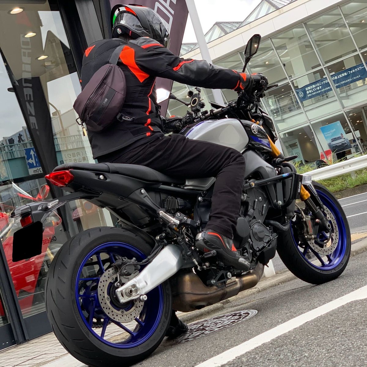 DSetagaya's tweet image. 【ダイネーゼ東京世田谷】
Brilliant #DaineseCrew &amp;amp; #AGVRider !!!

トルクフルな3気筒エンジンと俊敏なハンドリングが特徴な"YAMAHA MT-09 SP"に
頭からつま先までBlack×Redを組み合わせたスポーツコーディネートがExcellent!!

ご来店ありがとうございました！🙌

#ダイネーゼは2年保証