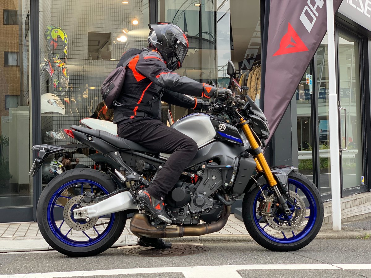 DSetagaya's tweet image. 【ダイネーゼ東京世田谷】
Brilliant #DaineseCrew &amp;amp; #AGVRider !!!

トルクフルな3気筒エンジンと俊敏なハンドリングが特徴な"YAMAHA MT-09 SP"に
頭からつま先までBlack×Redを組み合わせたスポーツコーディネートがExcellent!!

ご来店ありがとうございました！🙌

#ダイネーゼは2年保証