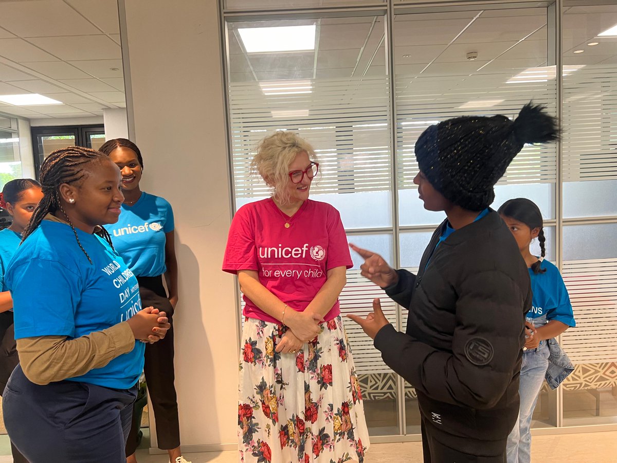 EvaUNICEF's tweet image. When Emanuel, a young boy with a hearing &amp;amp; speech impairment, spoke to us about his dream — to become a healthcare worker &amp;amp; support other children with disabilities — his message was clear.

On #WorldSignLanguageDay, we echo his vision: equal access for every child, everywhere.