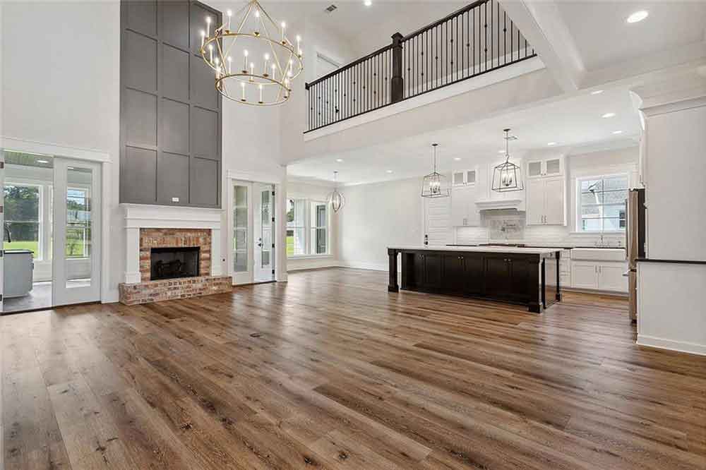 BedicoCreek's tweet image. This expansive living area is overlooked by an ornate chandelier, a soaring ceiling, unique wall trim above the fireplace and an upstairs balcony with an opulent railing. View this #homeforsale at 1656 Audubon Parkway during the #2025FallTour beginning at 12PM on Saturday!