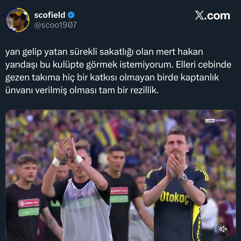 Herif Mert Hakan'ı hedef göstermek için Kerem'i tribüne götürdüğü videoyu seçmiş.

Çünkü aramızda çok aptal var. 

Adam kavgalı olduğu yeni transferi, kaptanı olduğu takımın taraftarı sahiplensin diye çabalıyor.
Bunun üzerinden hedef tahtasına konuluyor.

İtibar etmeyin.