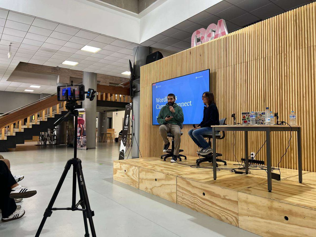 ModularDS's tweet image. Ayer pudimos participar en @WordPress Campus Connect Pontevedra 2025, un evento pensado para acercar a los estudiantes universitarios al mundo digital y mostrarles todo lo que pueden lograr con WordPress.
En una charla muy especial con Juan, nuestra compañera @r_martinezduque…